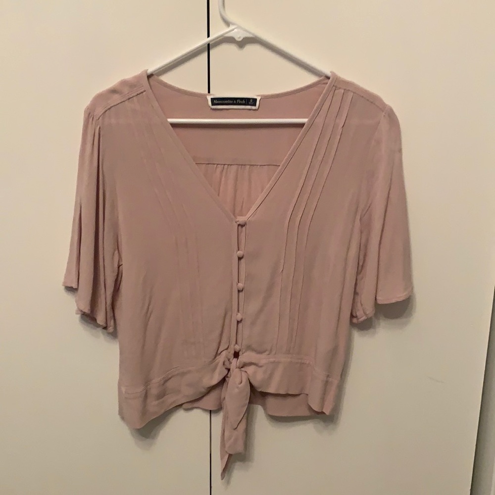 Small Abercrombie and Fitch blush top